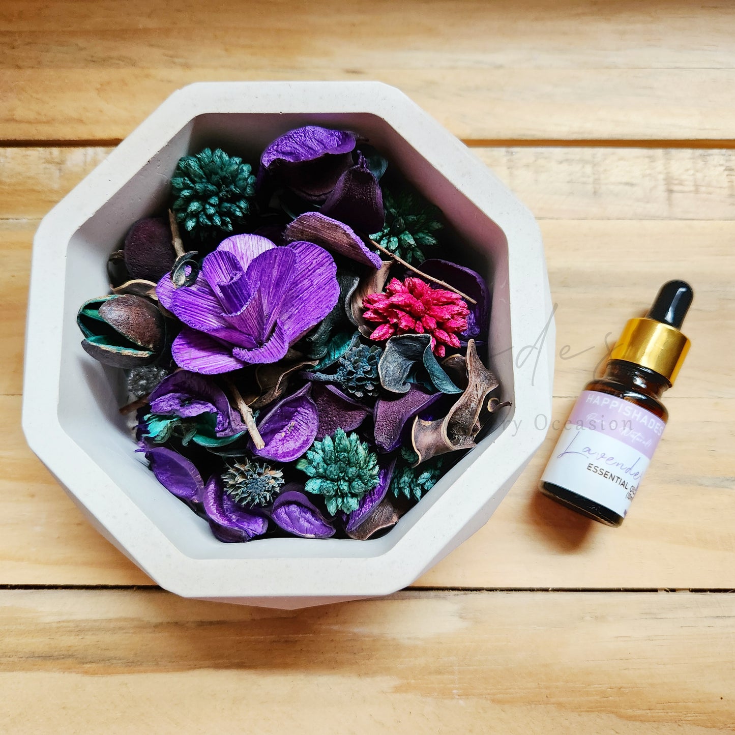 Happishades Decorative Potpourri Gift Set with Bowl, 50g Dried Flowers and 10ml Essential Oil (Potpourri refresher)