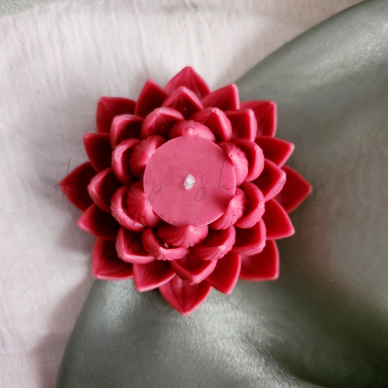 Happishades Decorative Lotus Flower Soy Wax Candle, Floral Scented - Red Colour, for Home Decor and Special Occasions | Ganesh Chaturthi, Navratri, Diwali Festival Celebration & Gifting