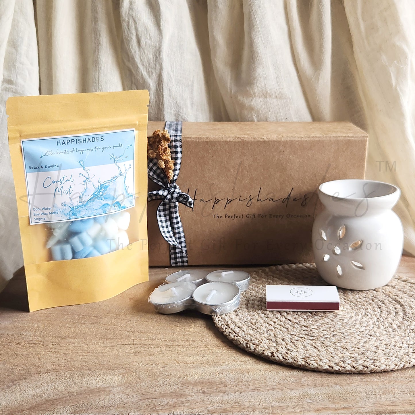Happishades Aroma Diffuser Gift Set - Ceramic Diffuser, Scented Wax melts and 4 Tea light Candles in a Gift Hamper Box