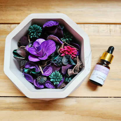 Happishades Decorative Potpourri Gift Set with Bowl, 50g Dried Flowers and 10ml Essential Oil (Potpourri refresher)